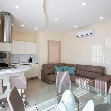 Vp72- Modern Penthouse With Jacuzzi And Open Views Appartement *